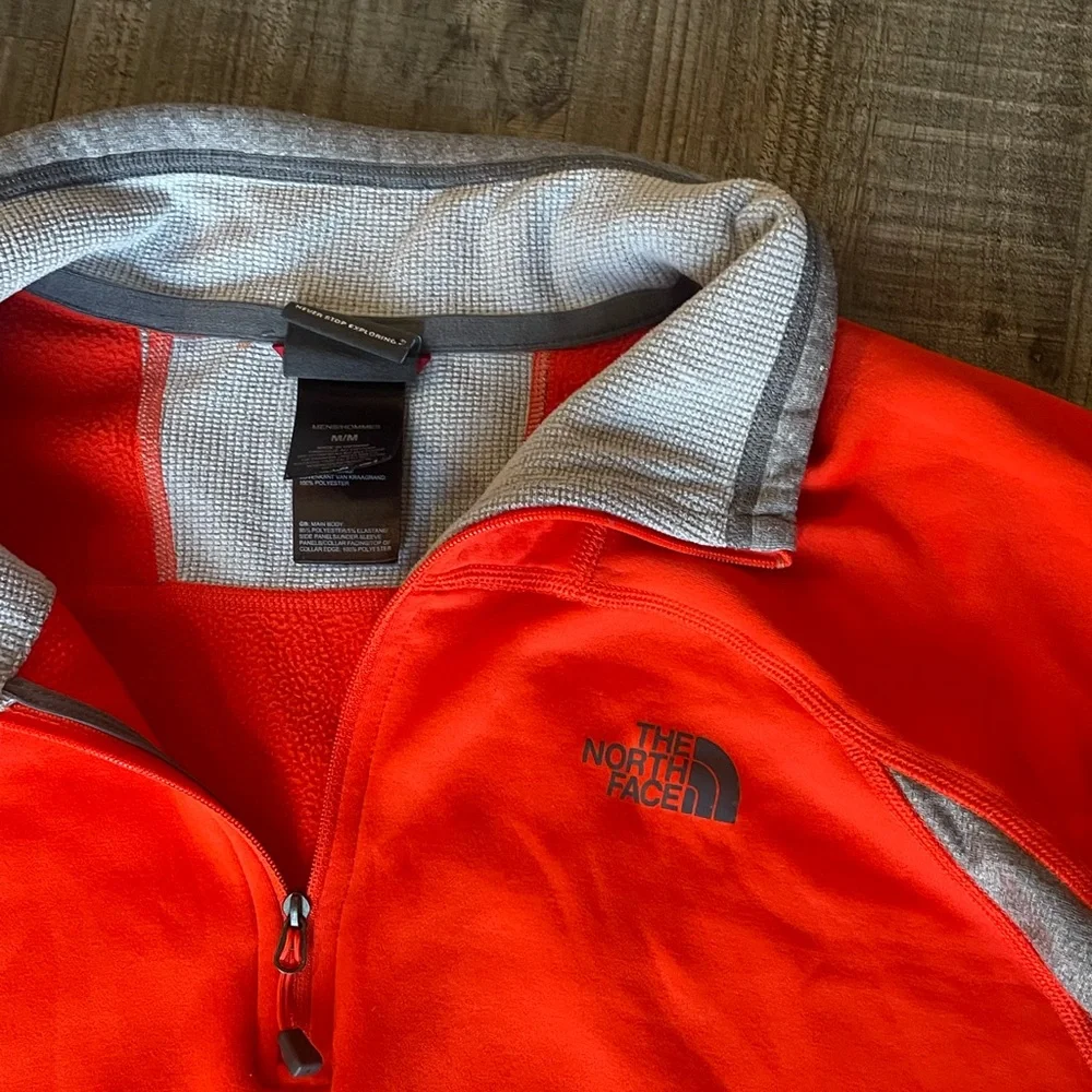 Men’s M The NorthFace Quarter zip